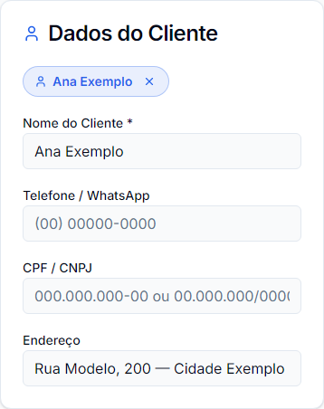 Dados de um cliente selecionado; telefone e documento estão vazios neste exemplo fictício. Interface mobile real com dados fictícios.