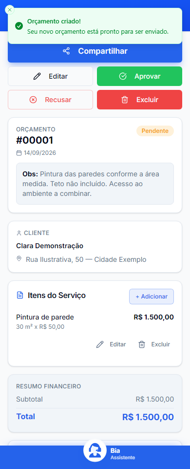Orçamento salvo e novo cliente vinculado. Compartilhar e Aprovar são ações separadas. Interface mobile real com dados fictícios.