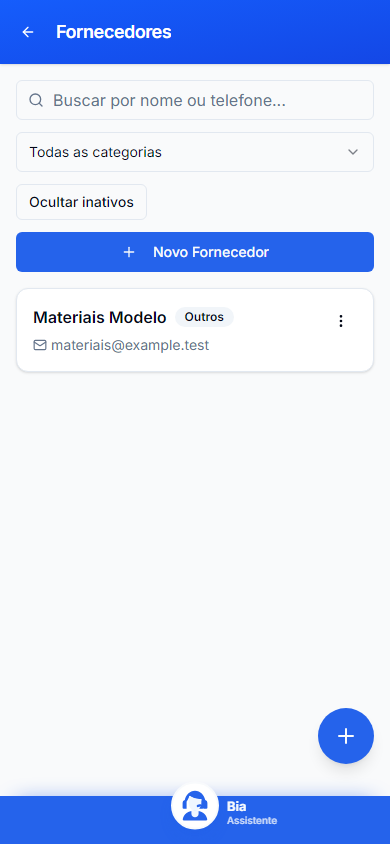 Fornecedores no celular, com dados inteiramente fictícios.
