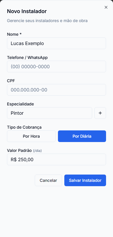 Formulário mobile Novo Instalador: Lucas Exemplo, especialidade Pintor, cobrança Por Diária e Valor Padrão de R$ 250. Telefone e CPF opcionais estão vazios.